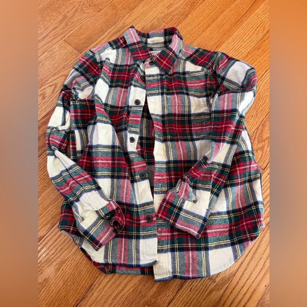 Boys Amazon Essentials Christmas Plaid Button Down Shirt Size 6/7 Like New